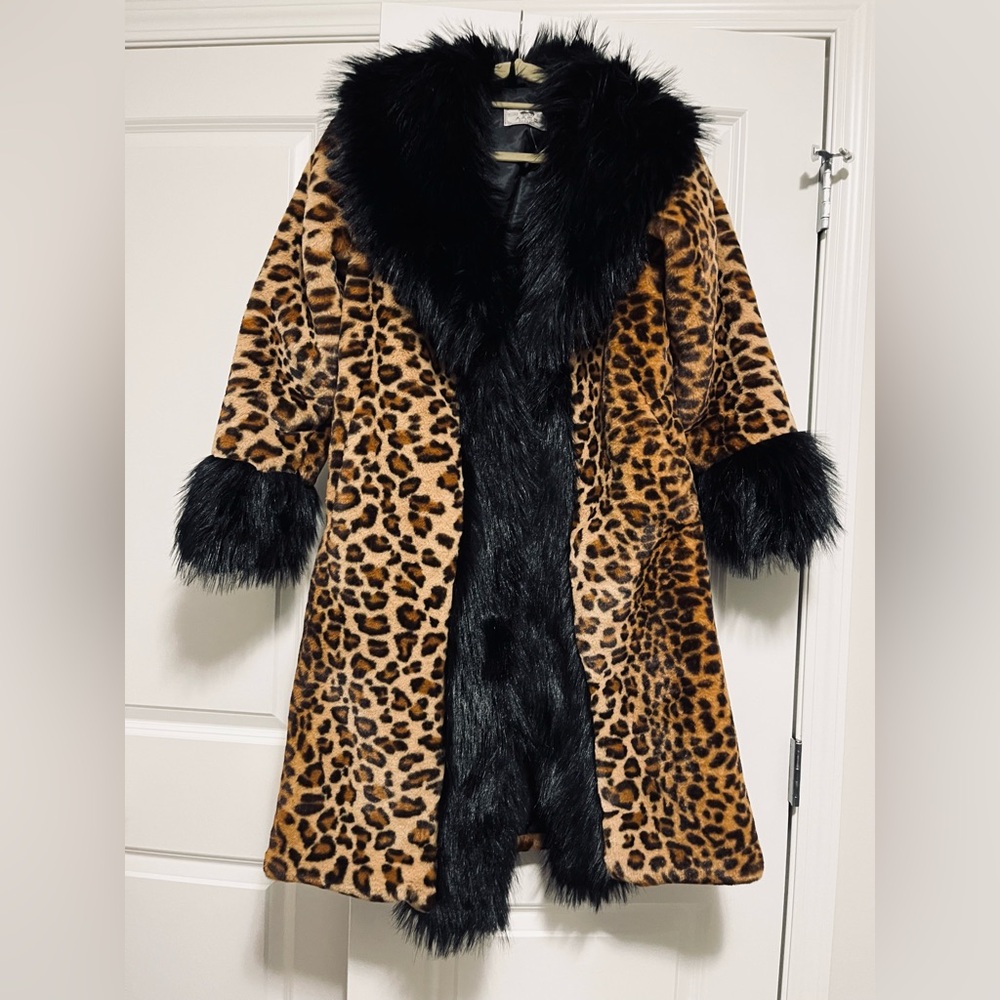 SOLD Leopard faux fur coat